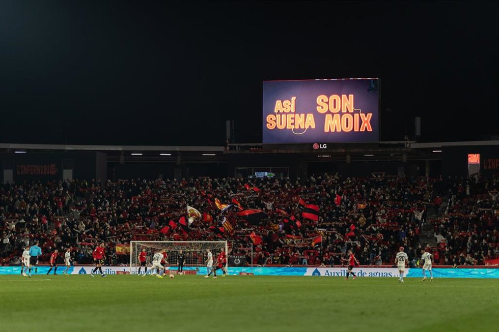 Estadio de Son Moix durante un partido del RCD Mallorca.