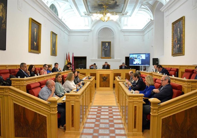 Pleno en el Ayuntamiento de Toledo.