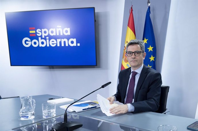 El ministro de la Presidencia, Relaciones con las Cortes y Justicia, Félix Bolaños, durante una rueda de prensa posterior a la reunión del Consejo de Ministros, en el Complejo de la Moncloa, a 26 de marzo de 2024, en Madrid (España). El Gobierno ha aproba