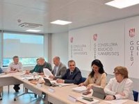 Vera insiste en que "centros decidirán" si se suman al plan de elección de lengua y descarta hablar de "separar" alumnos