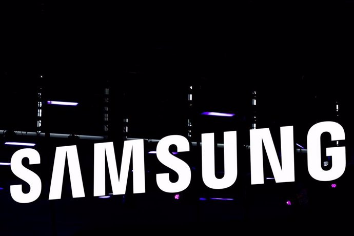 Archivo - FILED - 24 August 2022, North Rhine-Westphalia, Cologne: The Samsung logo is seen at the video game trade show Gamescom in Cologne. Photo: Rolf Vennenbernd/dpa