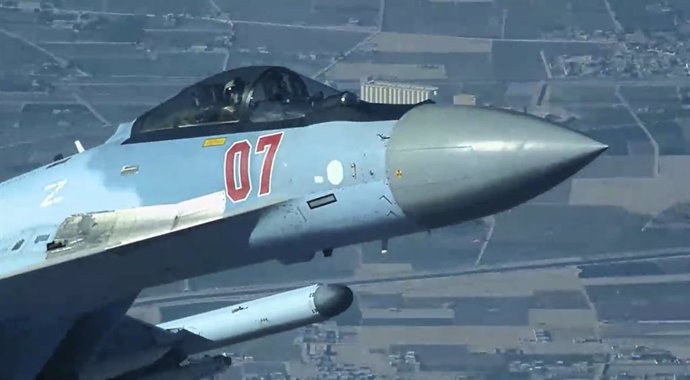 Archivo - July 23, 2023, Undisclosed, Syria: A Russian Federation Air Force Sukhoi Su-35 Flanker-E fighter aircraft flies dangerously close to a U.S. MQ-9 Reaper, July 23, 2023 in Syria. The aircraft later fired flares that struck the MQ-9, severely damag