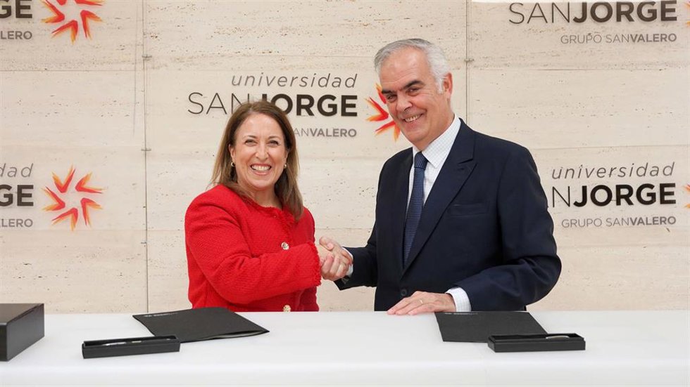 La rectora de la USJ, Silvia Carrascal, y el consejero delegado del Grupo Lacor, Ángel Adiego.