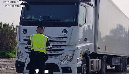 Detenido tras ser interceptado en la A-4 en Bailén (Jaén) con el camión que había robado poco antes en Andújar