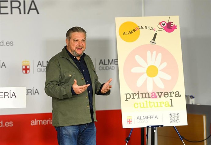El concejal de Cultura, Diego Cruz, presenta la Primavera Cultural de Almería