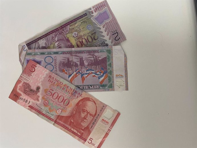 Archivo - Guaraníes, moneda de Paraguay