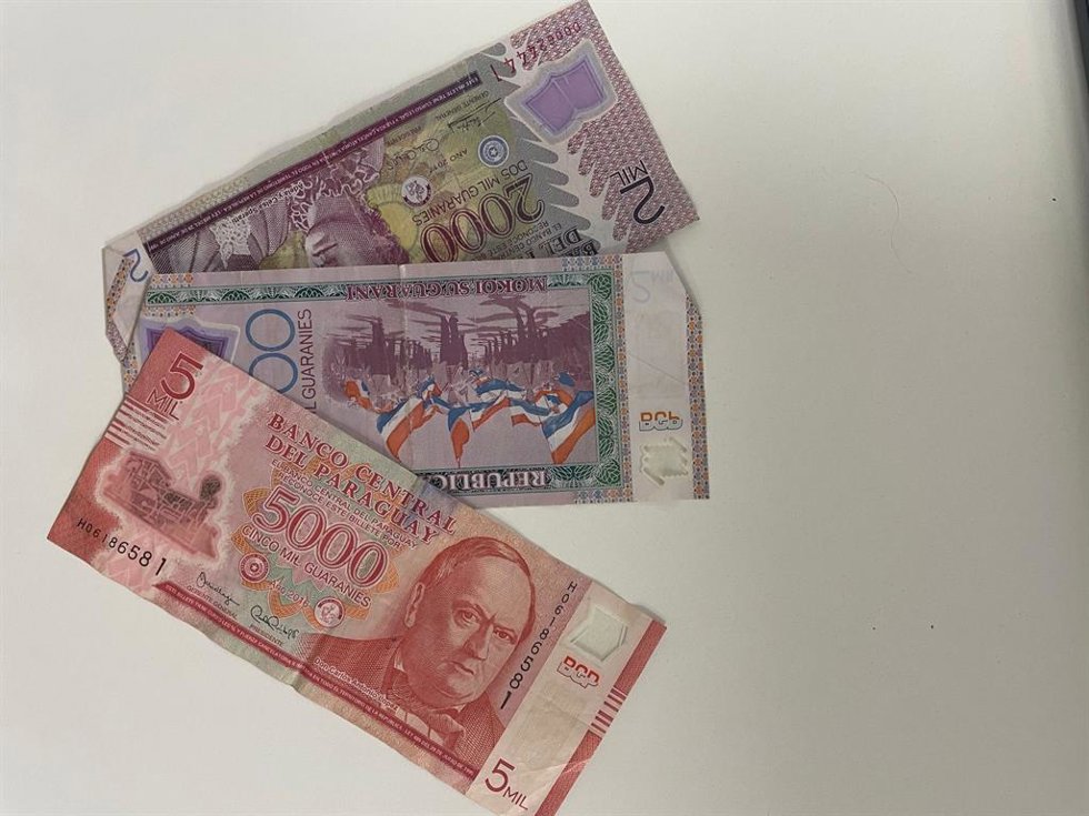 Archivo - Guaraníes, moneda de Paraguay