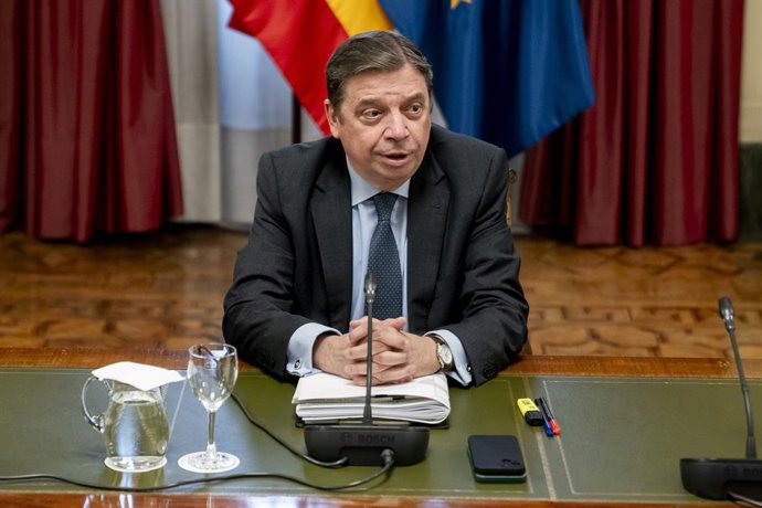 El ministro de Agricultura, Pesca y Alimentación, Luis Planas, se reúne con representantes del sector pesquero, en la sede del ministerio, a 22 de marzo de 2024, en Madrid (España). Durante el encuentro se han abordado las propuestas que se debatirán en e