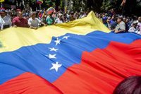 El órgano electoral de Venezuela confirma la candidatura de un aspirante de la principal plataforma opositora