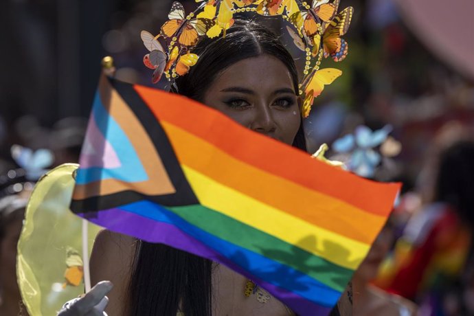 Archivo - 04 June 2023, Thailand, Bangkok: People gather in central Bangkok to take part in the Bangkok Pride 2023 march. Photo: Adryel Talamantes/ZUMA Press Wire/dpa
