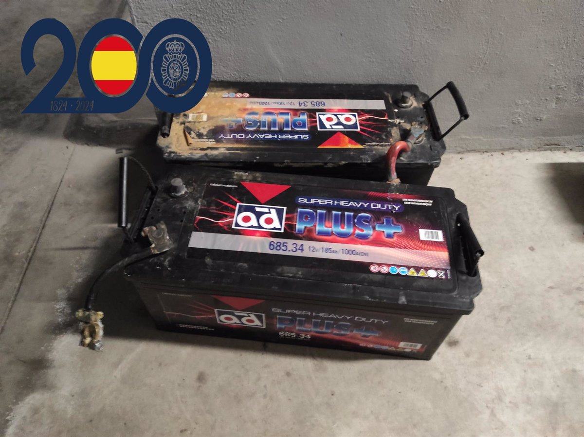 La Policía Nacional detiene a un hombre por sustraer seis baterías de diferentes vehículos en Lorca (Murcia)