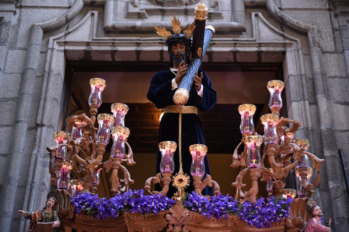 Paso de Nuestro Padre Jesús de la Salud durante la procesión de Semana Santa, ‘Los Gitanos’, que recorre  las calles del centro, de Semana Santa, a 5 de abril de 2023, en Madrid, (España).