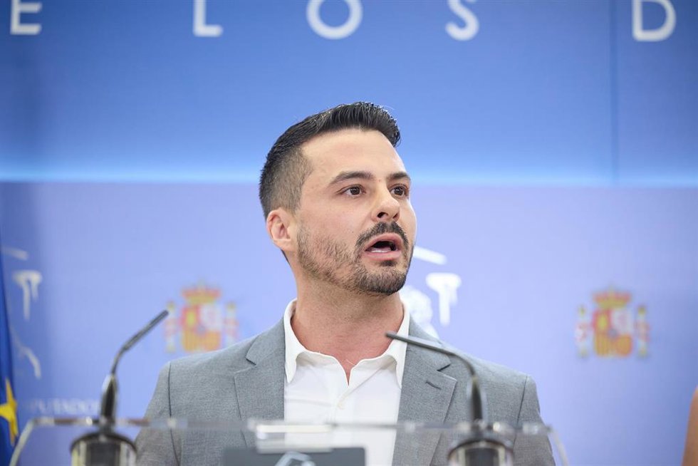 Archivo - El secretario de Organización de Coalición Canaria, David Toledo, durante ouna rueda de prensa tras la firma de la agenda canaria, en el Congreso de los Diputados, a 22 de agosto de 2023, en Madrid (España). El Partido Popular (PP) ha firmad