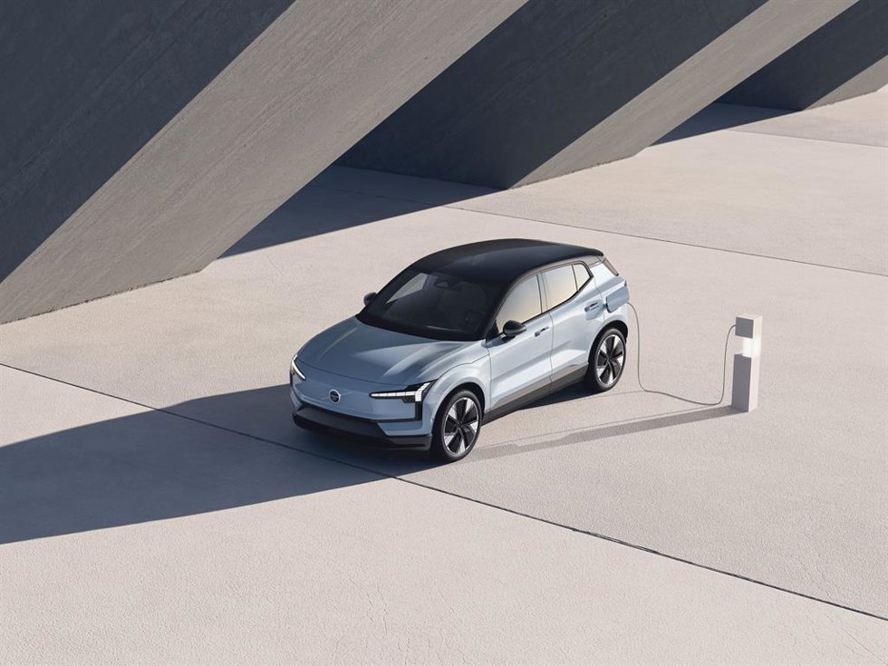 Volvo produce esta semana su último automóvil con motor de diésel. En la imagen, el Volvo EX30.