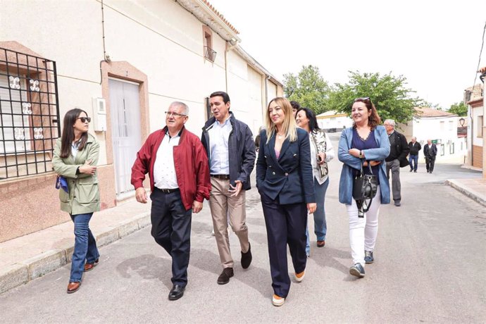 El presidente de la Diputación Provincial, Javier Aureliano García, visita Topares