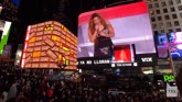 Vídeo: Shakira sorprende a sus fans con un espectacular concierto en Times Square