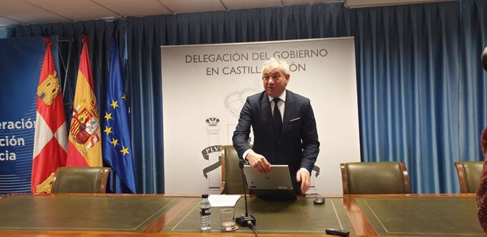 El delegado del Gobierno, Nicanor Sen, en rueda de prensa para presentar el balance del programa 'Kit Digital' en Castilla y León