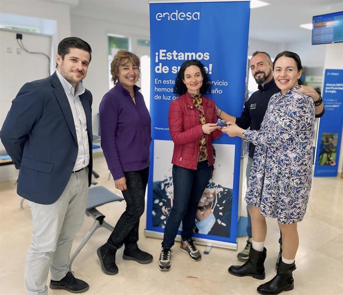 Una vecina de Sant Antoni, premiada con un año de luz gratis de Endesa