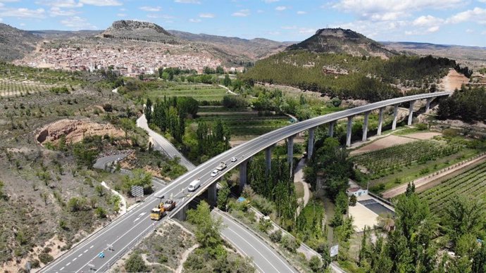 Archivo - Transportes licita por 14,8 millones un contrato de conservación de carreteras del Estado en la provincia