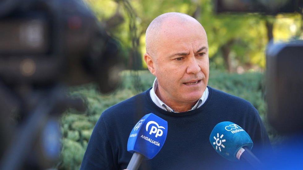 El vicesecretario de Agricultura, Pesca, Agua y Desarrollo Rural del PP-A, José Carlos Álvarez, en una atención a medios.
