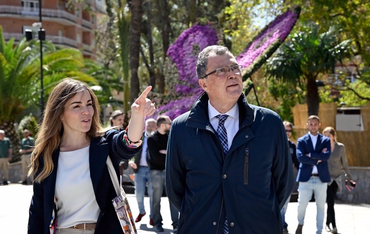 La  alegría  y el  color  inundarán 32 plazas y calles de Murcia con los  Jardines de Primavera 
