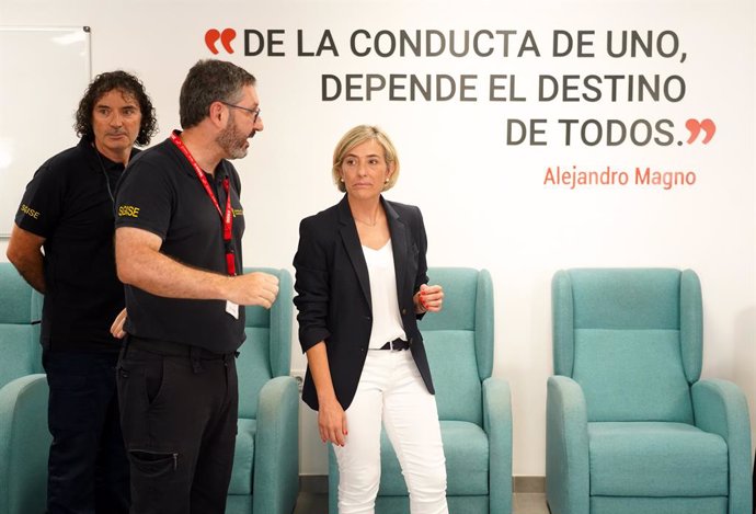 Archivo - Arxiu - La consellera de Justícia i Interior, Elisa Núñez, visita la base de Bombers Forestals de la Vallesa