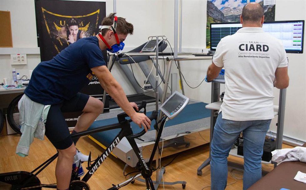 Pedro Acosta busca su mejor forma física en el CIARD de la UCAM