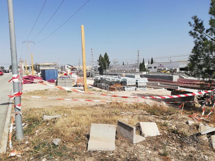 VENS I ECOLOGISTES DEMANEN A FGV QUE LES OBRES DE DESDOBLAMENT DE LA LÍNIA 2 SERVISQUEN PER A ENGEGAR LES FREQÜNCIES DE 12 MINUTS Demanen