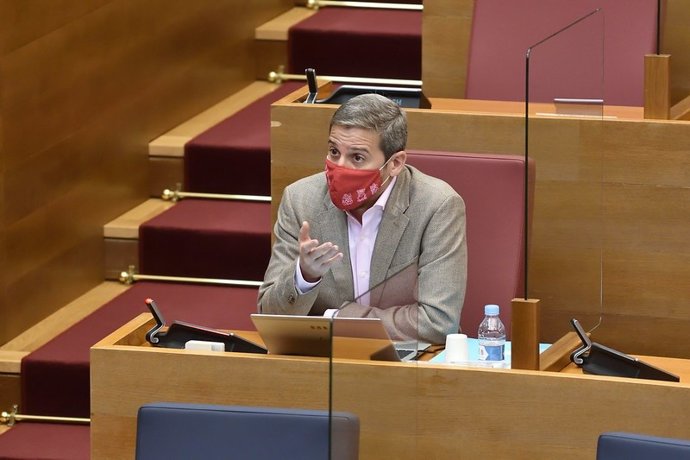 Archivo - Arxiu - El portaveu socialista d'Universitats, Pedro Ruiz