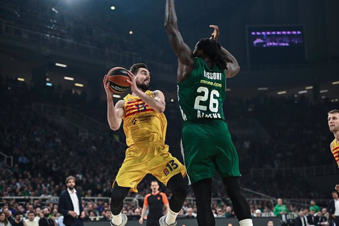 Tomas Satoransky of FC Barcelona competing with Mathias Lessort of Panathinaikos during the Turkish Airlines EuroLeague basketball match between Panathinaikos AKTOR Athens and FC Barcelona on March 22, 2024 at Oaka Altion Arena in Athens