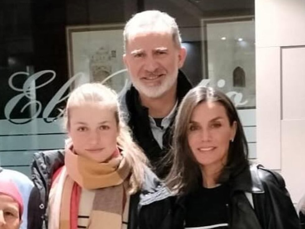LA PRINCESA LEONOR CON LOS REYES, DON FELIPE Y DOÑA LETIZIA