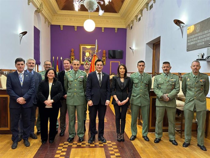 El alcalde de Jaén, Agustín González, ha presidido este Miércoles Santo el acto institucional de recepción al Tercio Duque de Alba 2º de la Legión.