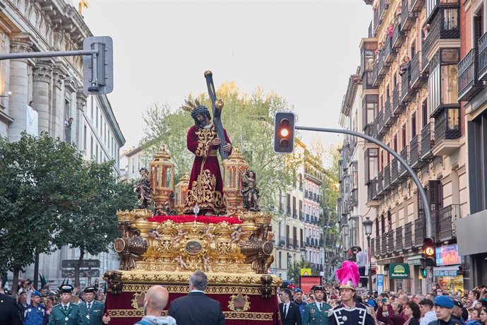 Archivo - Procesión de Jesús del Gran Poder y Virgen de la Macarena, a 6 de abril de 2023, en Madrid (España).