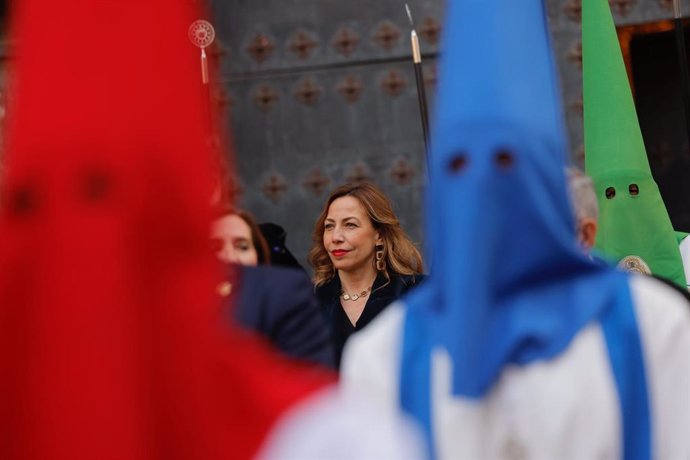La alcaldesa de Zaragoza, Natalia Chueca, anima a los vecinos y turistas a disfrutar de la Semana Santa zaragozana