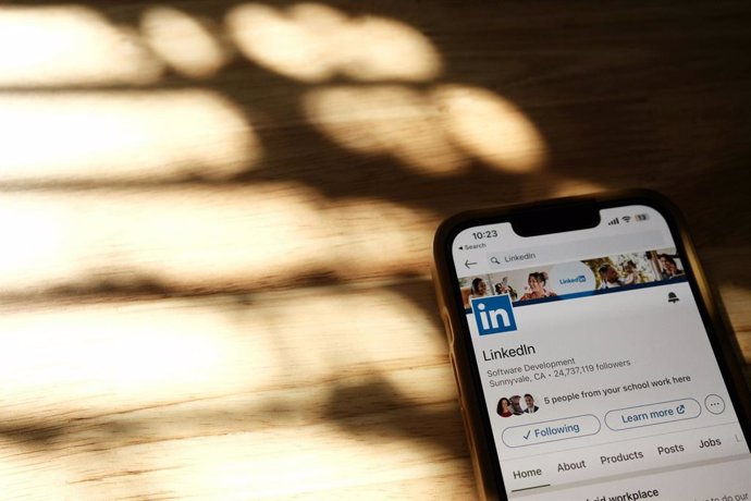 Interfaz de la aplicación móvil de LinkedIn