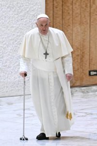 El Papa pide a los sacerdotes que no hagan "juicios despectivos sobre los que no creen"
