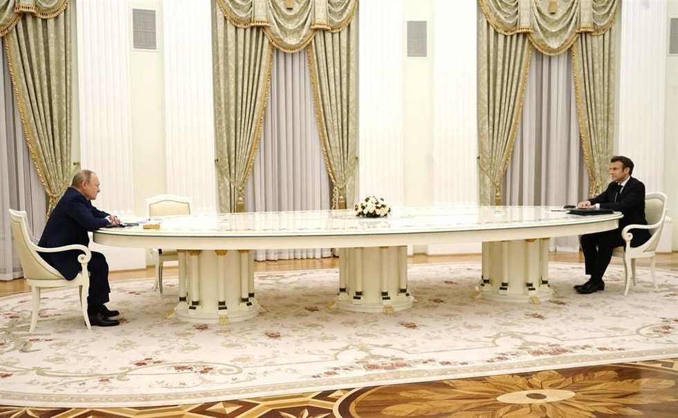 Archivo - Vladimir Putin y Emmanuel Macron.