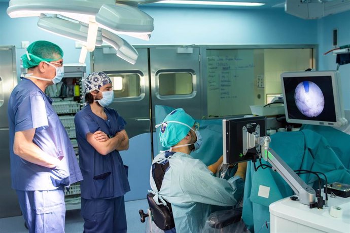 Intervenciones de cirugía de próstata con láser HoLEP en el Hospital Universitario Son Llàtzer