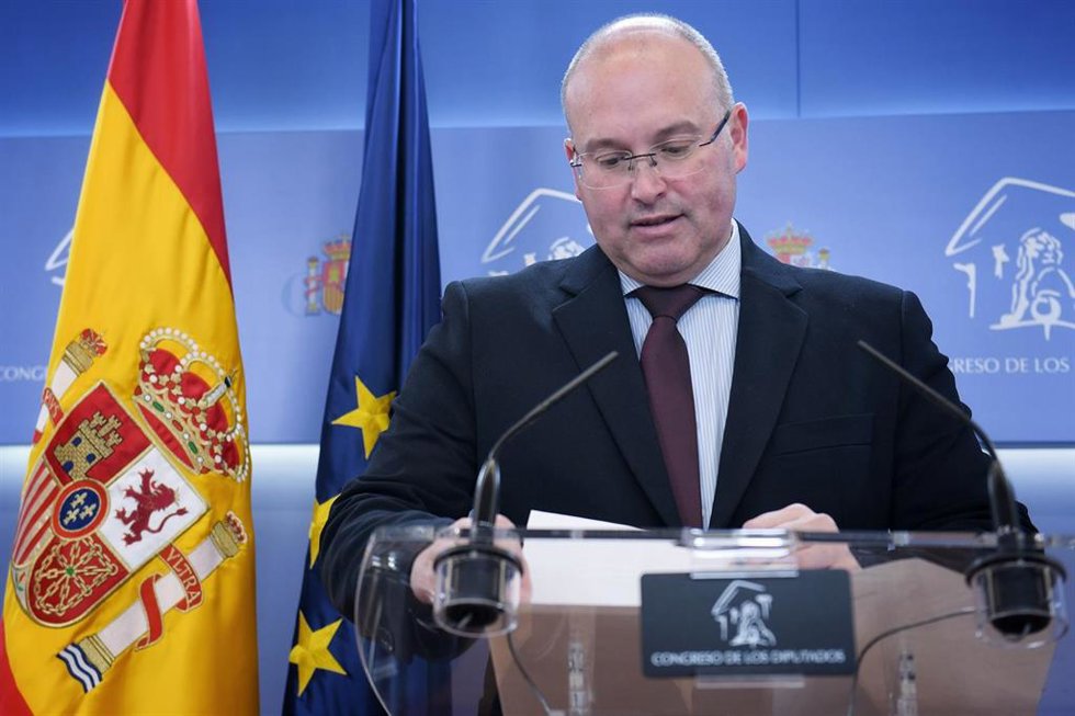 El portavoz del PP en el Congreso, Miguel Tellado, durante una rueda de prensa, en el Congreso de los Diputados, a 26 de marzo de 2024, en Madrid (España). Durante la comparecencia, ha hablado sobre temas de actualidad política, entre otros.