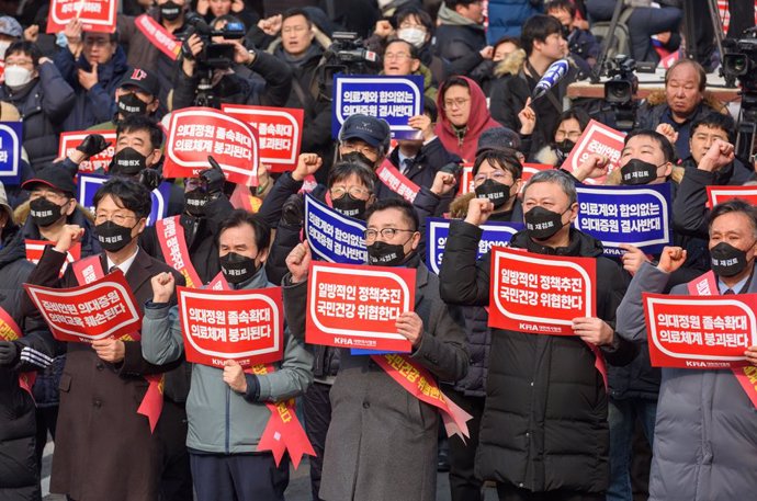 March 3, 2024, Seoul, South Korea: South Korean doctors hold placards saying ''Opposition to the increase in medical schools'' during the demonstration. Thousands of senior doctors held a rally in Seoul against the government's medical school quota hike p