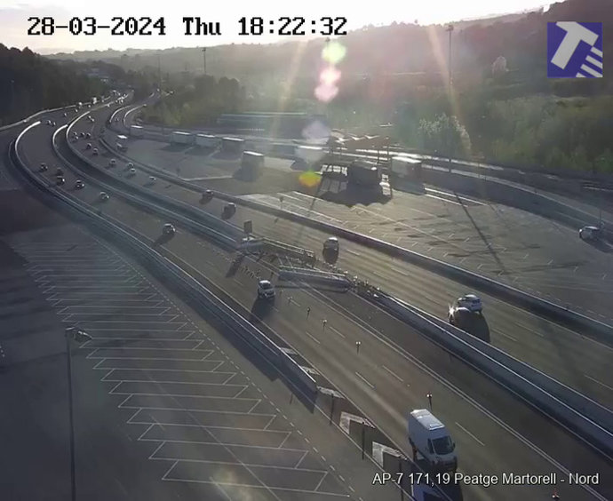 Unos 423.000 vehículos salen de Barcelona hasta las 8.30 de este viernes