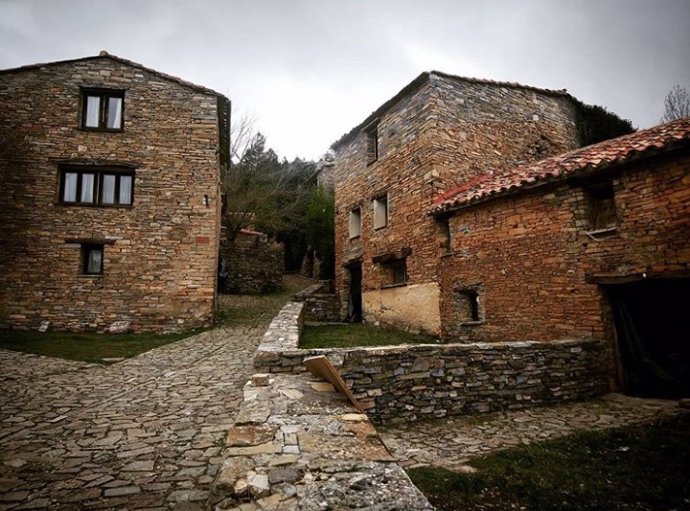 Archivo - Imagen de archivo de la aldea despoblada de Valdelavilla, en la provincia de Soria.