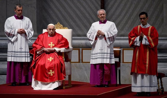 El Papa en las celebraciones del Viernes Santo 