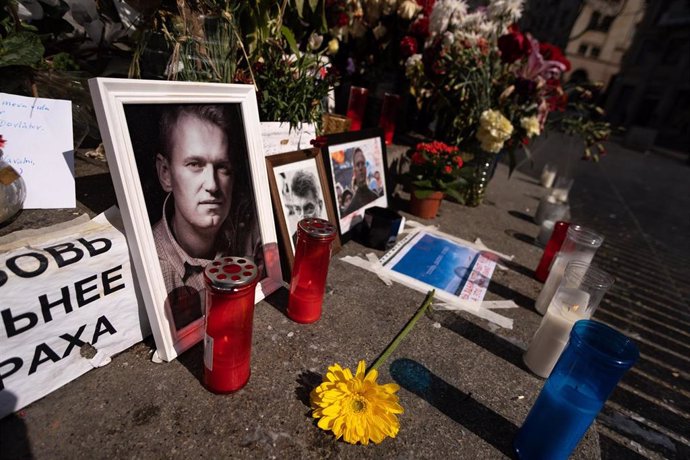 Una fotografía del fallecido opositor ruso Alexei Navalni