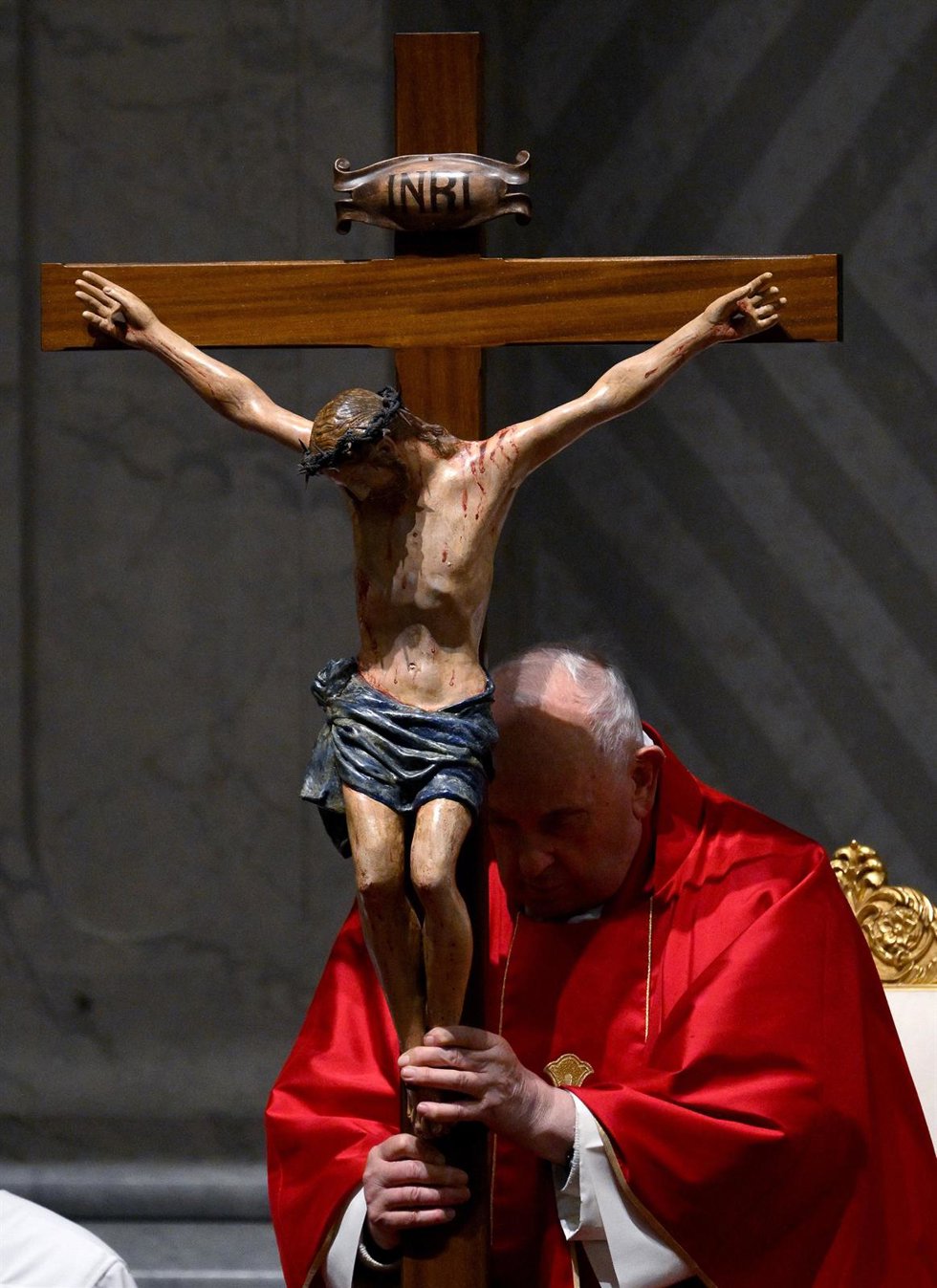 El Papa en las celebraciones del Viernes Santo 