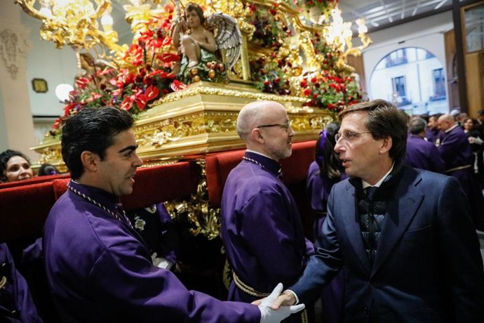 El alcalde de Madrid, José Luis Martínez-Almeida, en la procesión de Jesús de Medinacelli