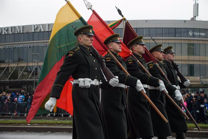 Archivo - Oficiales de las Fuerzas Armadas de Lituania.