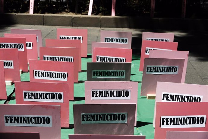 Archivo - Protesta contra los feminicidios en México