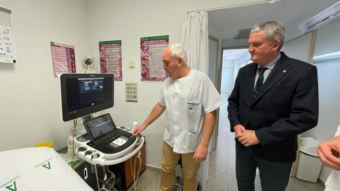 El servicio de Cardiología del Hospital La Inmaculada de Huércal-Overa (Almería) incorpora un nuevo ecógrafo.