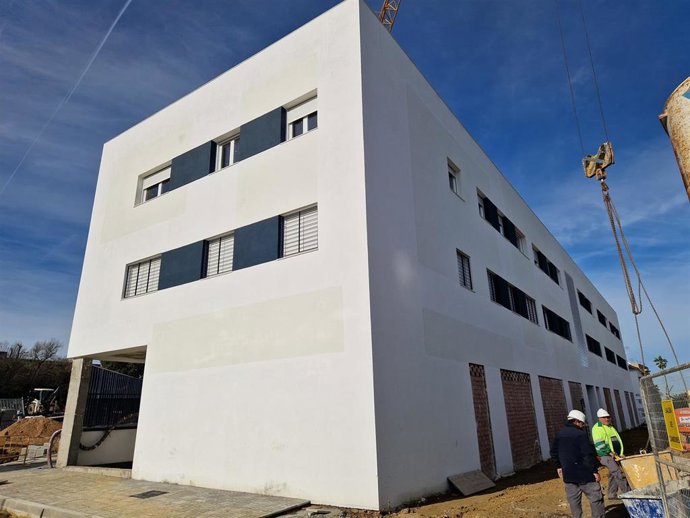 Archivo - Viviendas públicas en régimen de alquiler en Carmona (Sevilla)